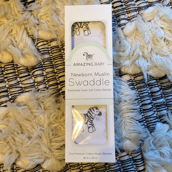 Newborn Muslin Swaddle - Picture 1 of 2